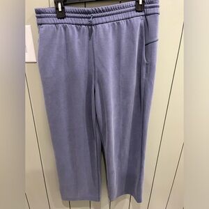 Lululemon softstreme high-rise straight leg cropped pant